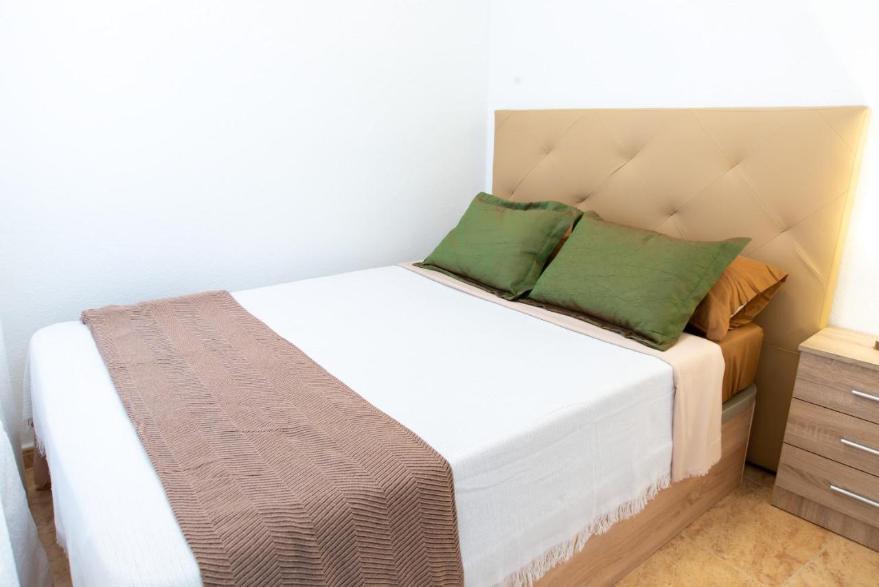 Holiday Suite Caballero De Rodas 92 Torrevieja Exterior photo